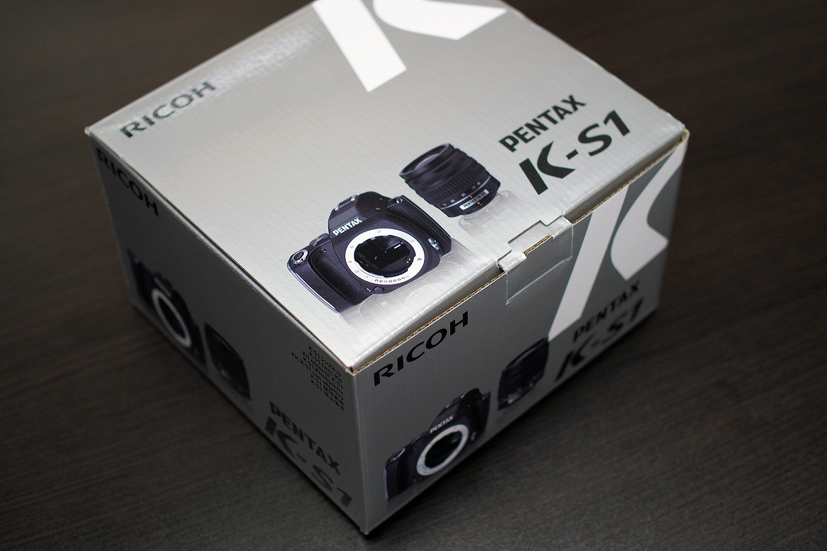 http://www.intel-foto.ru/content/publication/forum-tst/2014/2014-10/pentax/ks1/unbox/00.jpg