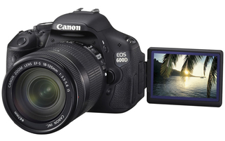 Цифровой фотоаппарат Canon EOS 600D kit EF-S 18-135 IS (Пробег 29800 кадров) Б/ У
