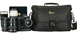 Сумка для фотоаппарата Lowepro Nova 200 AW II черный Сумка для фотоаппарата Lowepro Nova 200 AW II черный