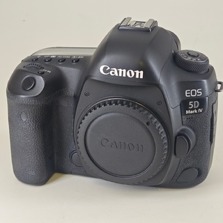 Цифровой фотоаппарат Canon EOS 5D Mark IV Body Пробег 82300 кадров (s/ n: 183056004030) Б/ У