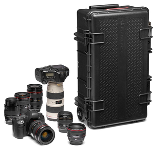 Кейс пластиковый на колесах для фототехники Pro Light Reloader Tough-55 LowLid (MB PL-RL-TL55) Кейс пластиковый на колесах для фототехники Pro Light Reloader Tough-55 LowLid (MB PL-RL-TL55)