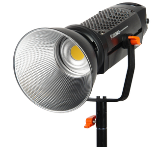 Осветитель светодиодный GreenBean SunLight PRO 200COB DMX Осветитель светодиодный GreenBean SunLight PRO 200COB DMX