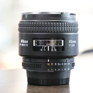 Объектив Nikon 85 mm f/ 1.8D AF Nikkor (s/ n:652467) + Бленда Б/ У
