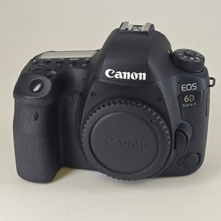 Цифровой фотоаппарат Canon EOS 6D Mark II body (Пробег 87380 кадров) Б/ У