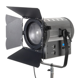 Осветитель студийный GreenBean Fresnel 300 LED X3 Bi-color DMX Осветитель студийный GreenBean Fresnel 300 LED X3 Bi-color DMX