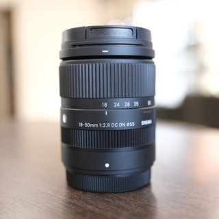 Объектив Sigma AF 18-50mm f/ 2.8 DC DN Contemporary для Fuji (s/ n:56839474) Б/ У