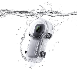 Невидимый подводный бокс для камеры Insta360 X3 Invisible Dive Case Невидимый подводный бокс для камеры Insta360 X3 Invisible Dive Case