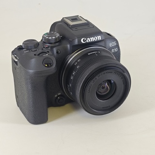 Цифровой фотоаппарат Canon EOS R10 kit RF-S 18-45/ 4.5-6.3 STM Б/ У
