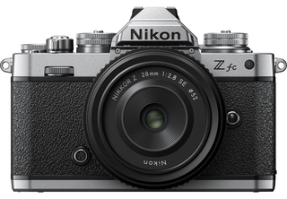 Цифровой фотоаппарат NIKON Zfc kit 16-50 серебристый (прообег 820 кадров) с/ н 6001043 Б/ У